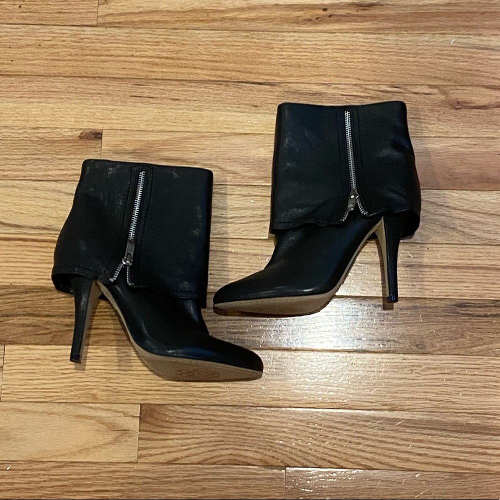 💫Vince Camuto leather booties💫